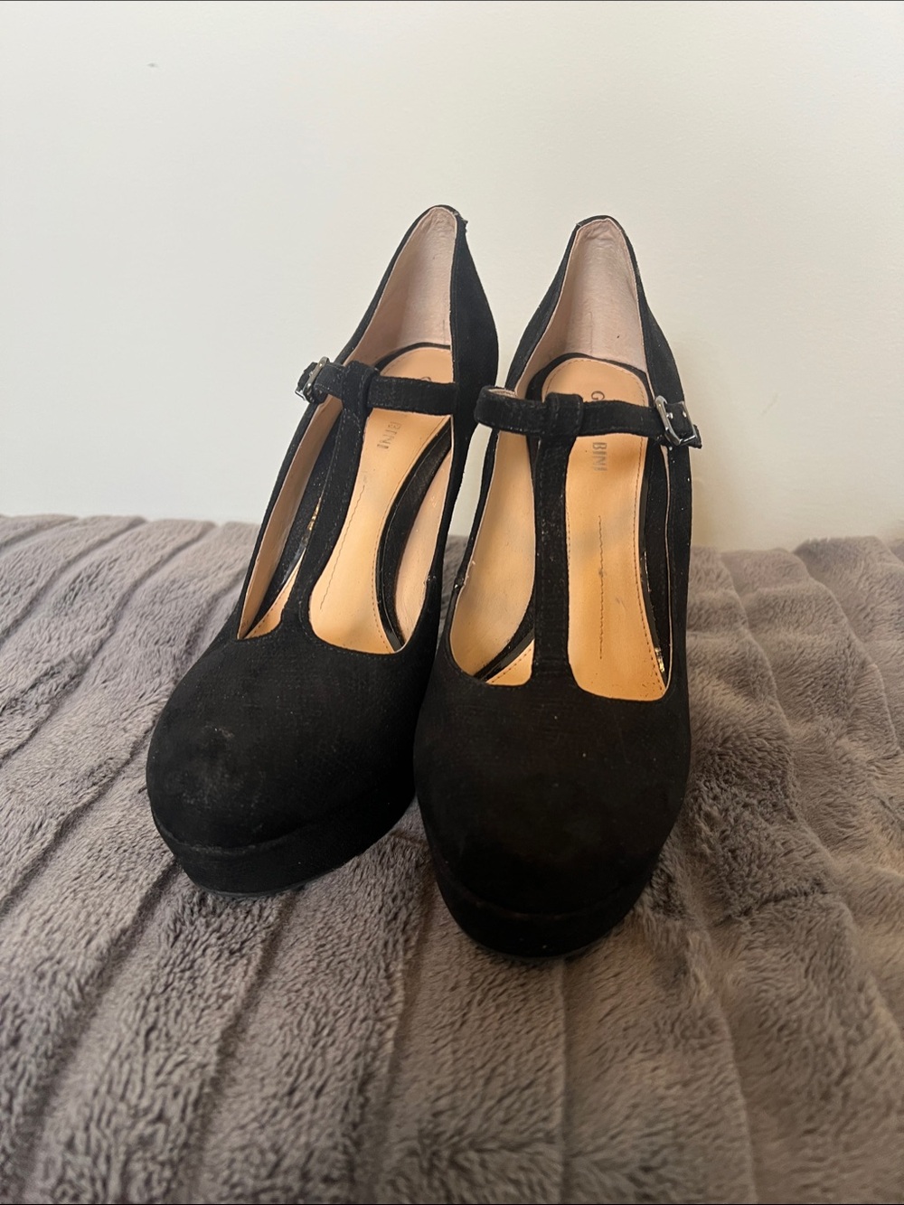 Gianni Bini Black T-Strap Platform Heels
